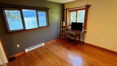 620 Applegrove Road, Fauquier, BC - Indoor Photo Showing Other Room