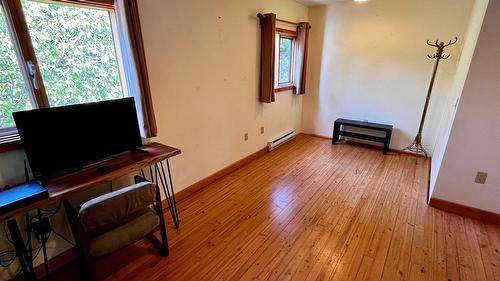 620 Applegrove Road, Fauquier, BC - Indoor Photo Showing Other Room