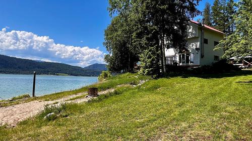 620 Applegrove Road, Fauquier, BC - Outdoor