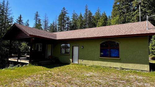 620 Applegrove Road, Fauquier, BC - Outdoor With Deck Patio Veranda