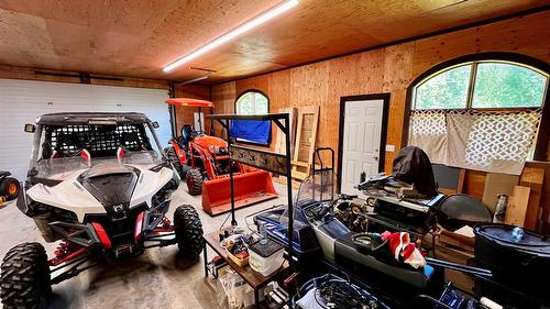 620 Applegrove Road, Fauquier, BC - Indoor Photo Showing Other Room