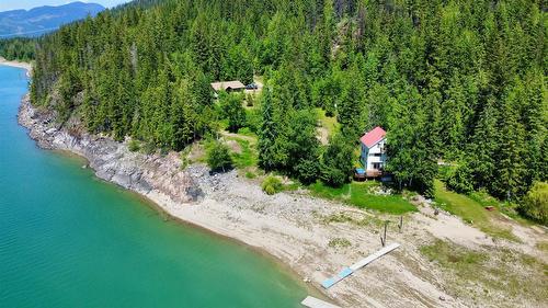 620 Applegrove Road, Fauquier, BC - Outdoor