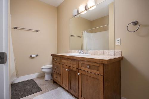 25-7760 Okanagan Landing Road, Vernon, BC - Indoor Photo Showing Bathroom