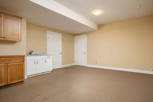 25-7760 Okanagan Landing Road, Vernon, BC - Indoor Photo Showing Other Room