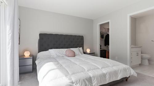 105-2045 Stagecoach Drive, Kamloops, BC - Indoor Photo Showing Bedroom