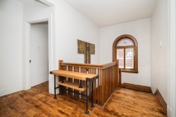 Interior - 