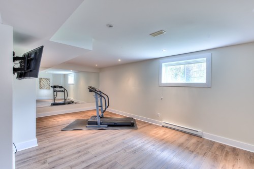 Bureau - 423 Rue Des Roseaux, Laval (Sainte-Dorothée), QC - Indoor Photo Showing Gym Room