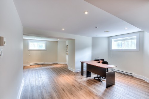 Salle de jeux - 423 Rue Des Roseaux, Laval (Sainte-Dorothée), QC - Indoor