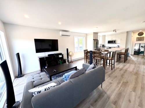 Salon - 5-666 Av. Ste-Bernadette, Rouyn-Noranda, QC - Indoor Photo Showing Living Room