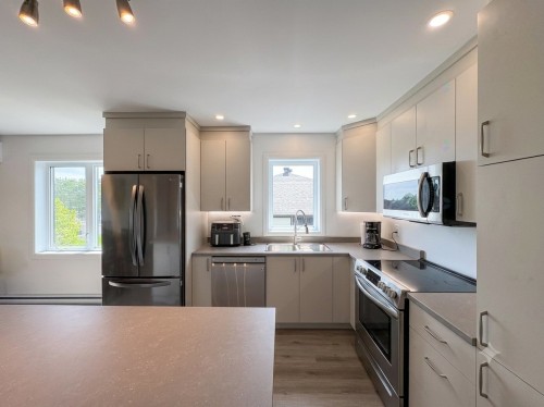 Cuisine - 5-666 Av. Ste-Bernadette, Rouyn-Noranda, QC - Indoor Photo Showing Kitchen
