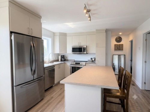 Cuisine - 5-666 Av. Ste-Bernadette, Rouyn-Noranda, QC - Indoor Photo Showing Kitchen