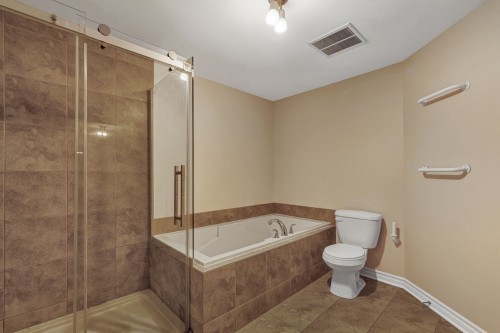 Bathroom - 4-129 Rue D'Augusta, Gatineau (Aylmer), QC - Indoor Photo Showing Bathroom