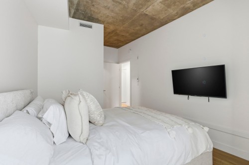 Chambre à coucher principale - 414-1550 Rue Des Bassins, Montréal (Le Sud-Ouest), QC - Indoor Photo Showing Bedroom