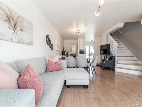 Salon - 40 Rue De Poitiers, Candiac, QC - Indoor Photo Showing Living Room