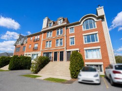 8974 Crois. du Louvre Brossard, QC J4Y 0A2