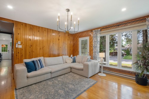 Salon - 1298 Rue Des Ormes, Prévost, QC 