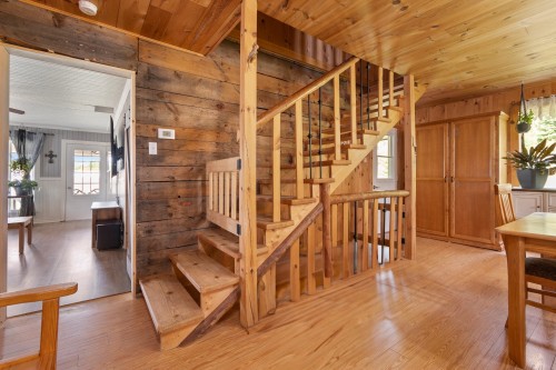 Escalier - 9 Ch. Martin, Gracefield, QC 