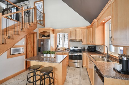 Kitchen - 975 Rg St-Henri, Saint-Armand, QC - Indoor Photo Showing Kitchen With Double Sink