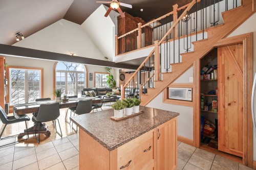 Kitchen - 975 Rg St-Henri, Saint-Armand, QC - Indoor Photo Showing Other Room