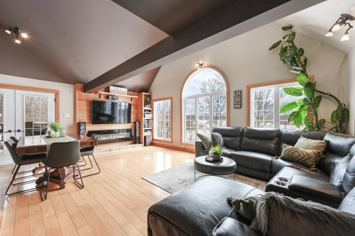 Living Room - 975 Rg St-Henri, Saint-Armand, QC - Indoor Photo Showing Living Room