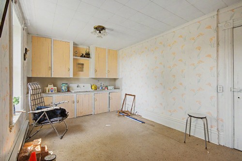 Cuisine - 474 Rg Double, Mont-Saint-Grégoire, QC - Indoor Photo Showing Laundry Room