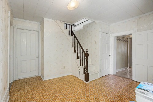 Escalier - 474 Rg Double, Mont-Saint-Grégoire, QC - Indoor Photo Showing Other Room