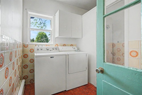 Salle de lavage - 474 Rg Double, Mont-Saint-Grégoire, QC - Indoor Photo Showing Laundry Room