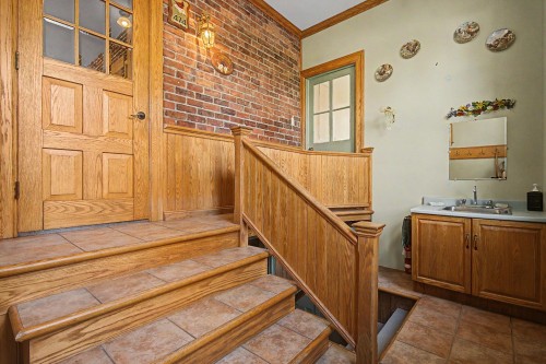 Hall d'entrée/Vestibule - 474 Rg Double, Mont-Saint-Grégoire, QC - Indoor Photo Showing Other Room