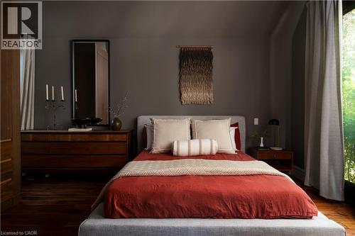 163 Duke Street, Hamilton, ON - Indoor Photo Showing Bedroom