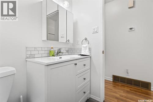 1031 Ross Street E, Moose Jaw, SK 