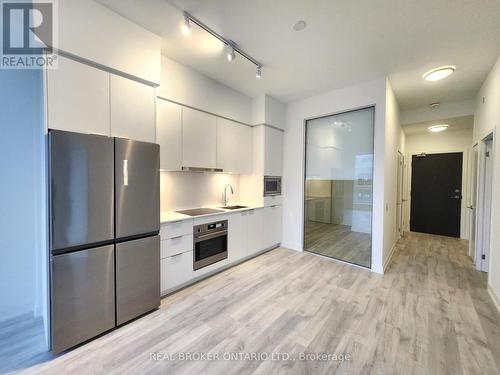 N625 - 7 GOLDEN LION HEIGHTS , Toronto, Ontario M2M 4E7 3