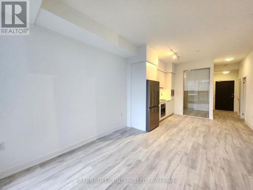 N625 - 7 GOLDEN LION HEIGHTS , Toronto, Ontario M2M 4E7 4