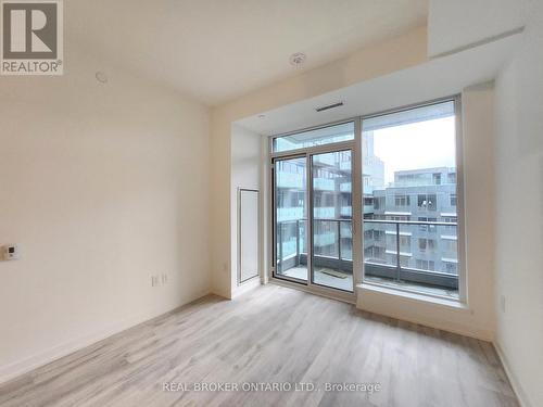 N625 - 7 GOLDEN LION HEIGHTS , Toronto, Ontario M2M 4E7 5