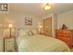 Primary bed Main floor - 