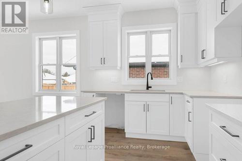 10 Dunmor Street, Stirling-Rawdon (Stirling Ward), ON - Indoor Photo Showing Kitchen