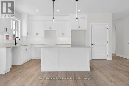 10 Dunmor Street, Stirling-Rawdon (Stirling Ward), ON - Indoor Photo Showing Kitchen With Upgraded Kitchen