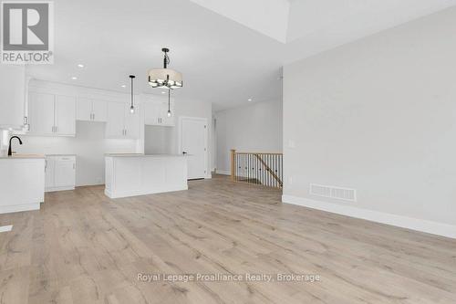 10 Dunmor Street, Stirling-Rawdon (Stirling Ward), ON - Indoor Photo Showing Kitchen