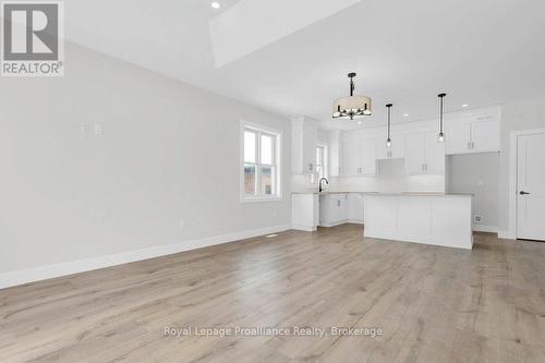 10 Dunmor Street, Stirling-Rawdon (Stirling Ward), ON - Indoor Photo Showing Kitchen