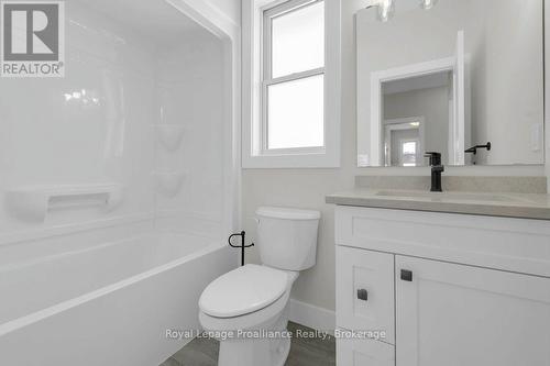 10 Dunmor Street, Stirling-Rawdon (Stirling Ward), ON - Indoor Photo Showing Bathroom