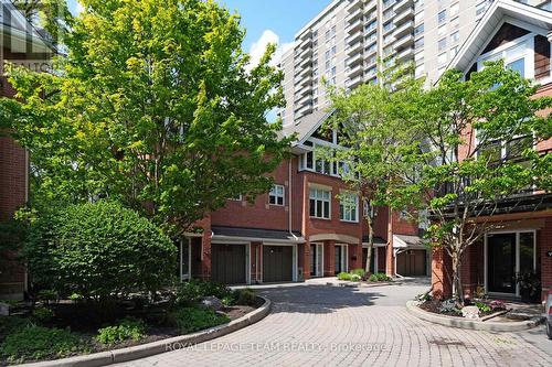 13 OAK PARK PRIVATE - 13 Oak Park Private, Ottawa, ON - Outdoor