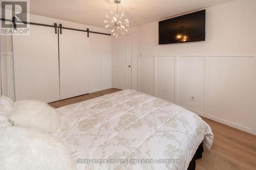 73 College Crescent, Barrie, ON - Indoor Photo Showing Bedroom