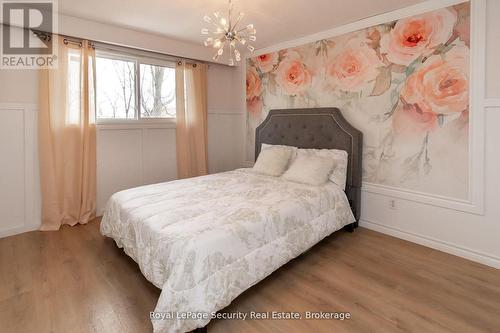 73 College Crescent, Barrie, ON - Indoor Photo Showing Bedroom
