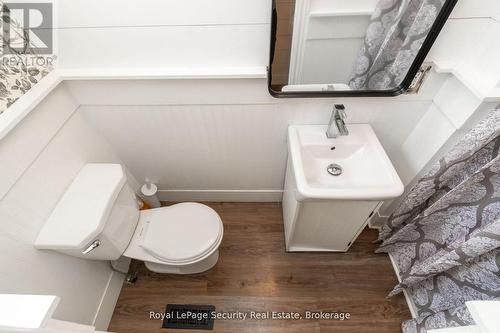 73 College Crescent, Barrie, ON - Indoor Photo Showing Bathroom
