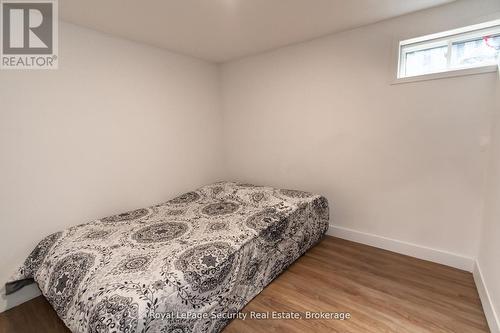 73 College Crescent, Barrie, ON - Indoor Photo Showing Bedroom