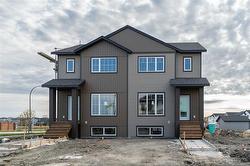 64 Perseus WAY  Winnipeg, MB R2V 5G8