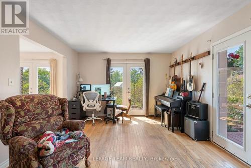 5687 Cherry Street, South Dundas, ON - Indoor Photo Showing Living Room
