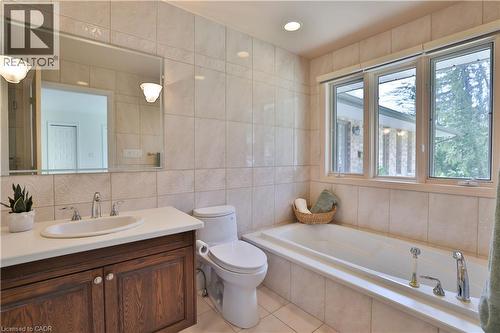 1066 Stockwell Avenue, Mississauga, ON - Indoor Photo Showing Bathroom
