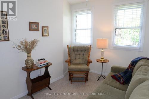 964 Uxbridge Crescent, Kingston (East Gardiners Rd), ON - Indoor