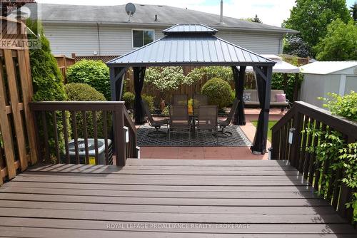 964 Uxbridge Crescent, Kingston (East Gardiners Rd), ON - Outdoor With Exterior
