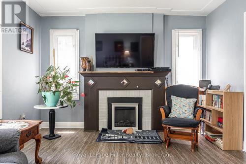 272 John Street N, Stratford, ON - Indoor Photo Showing Living Room With Fireplace